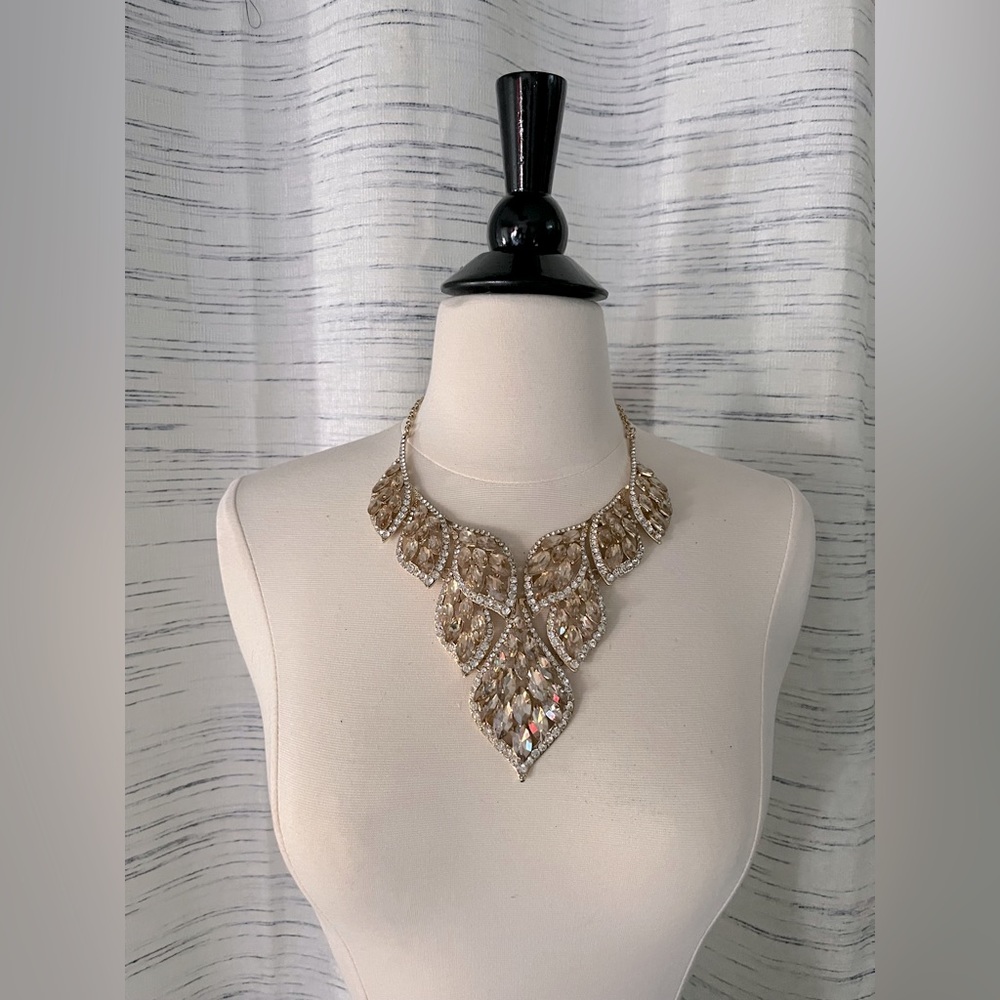Statement necklace